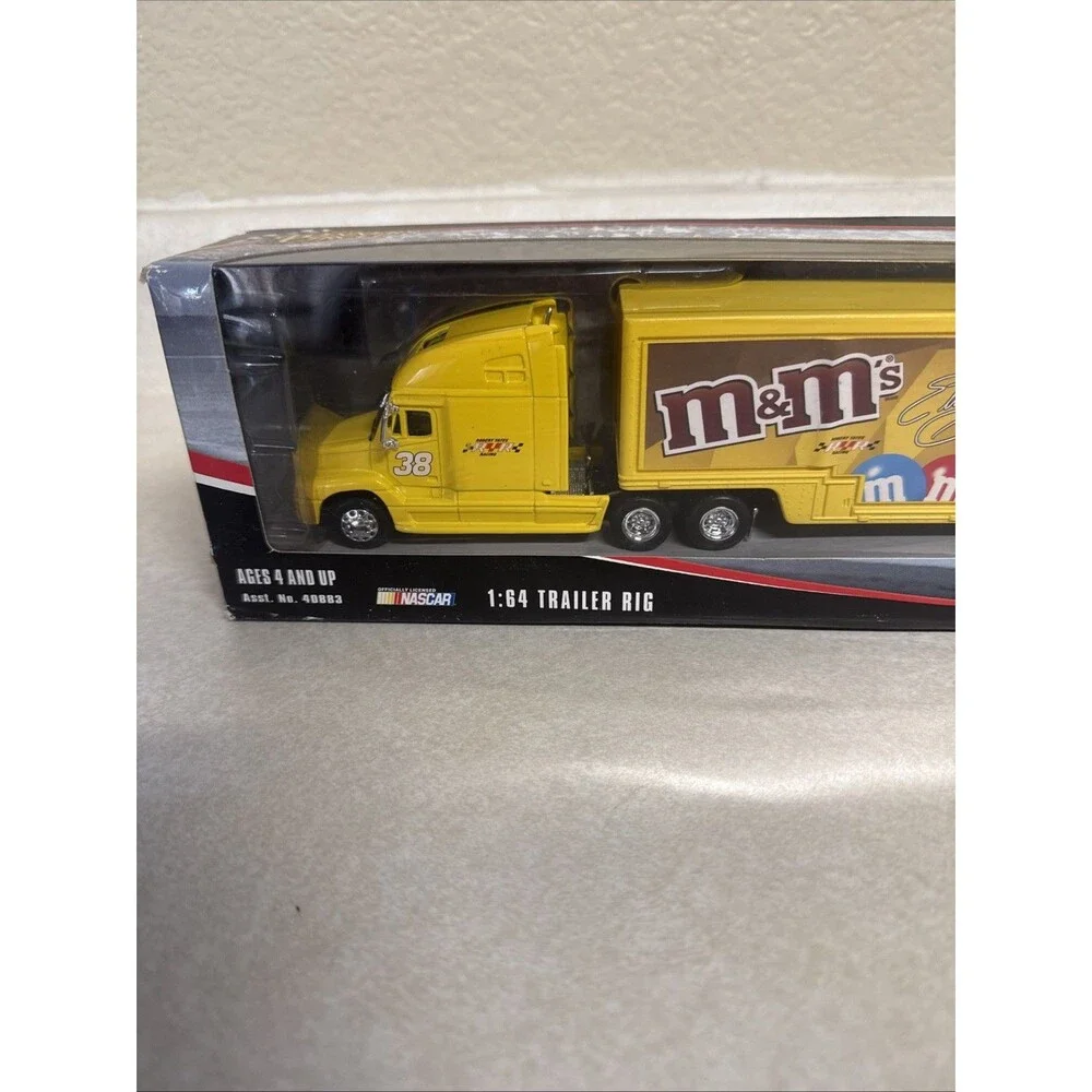 Winners Circle 1:64 Elliott Sadler #38 M&M's Racing Trailer Rig 2006  #40883